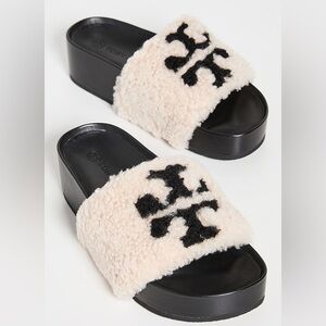 NEW in Box 🖤 Tory Burch Double T Shearling Flatform Slides, Cream/Black, Size 7